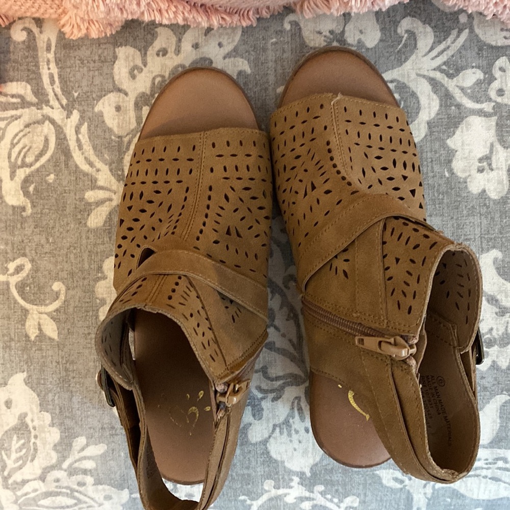 Open toe bootie - Picture 2 of 2